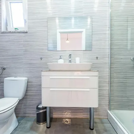 Sjor 2 Bdr W Grill Apartment