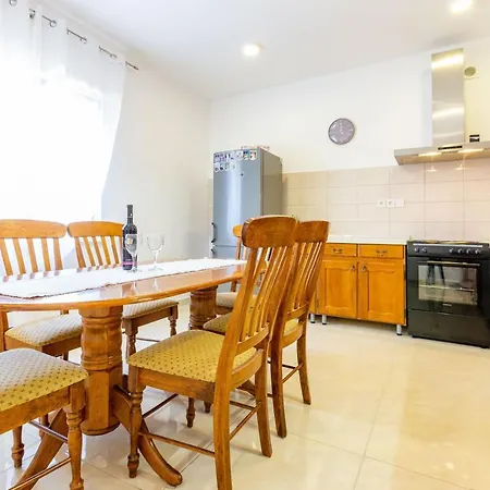 Sjor 2 Bdr W Grill * Zadar