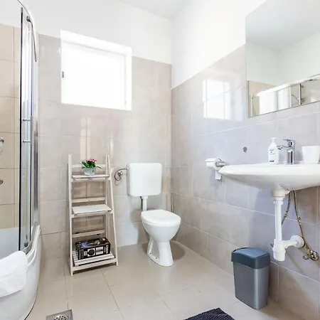 Sjor 2 Bdr W Grill Apartament