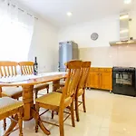Sjor 2 Bdr W Grill * 자다르