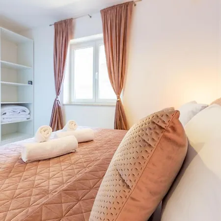 Sjor 2 Bdr W Grill Apartman