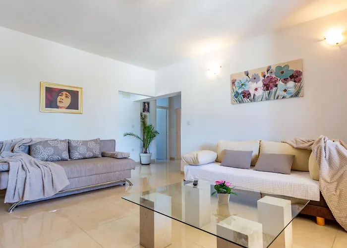 Sjor 2 Bdr W Grill * זאדאר