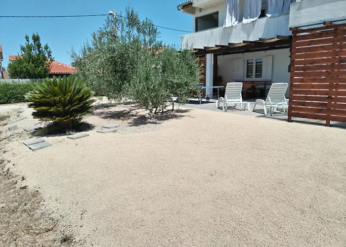 Sjor 2 Bdr W Grill * זאדאר